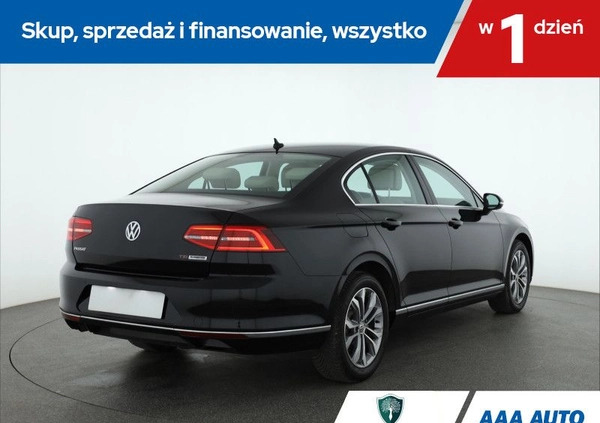 Volkswagen Passat cena 74000 przebieg: 87208, rok produkcji 2016 z Sobótka małe 254